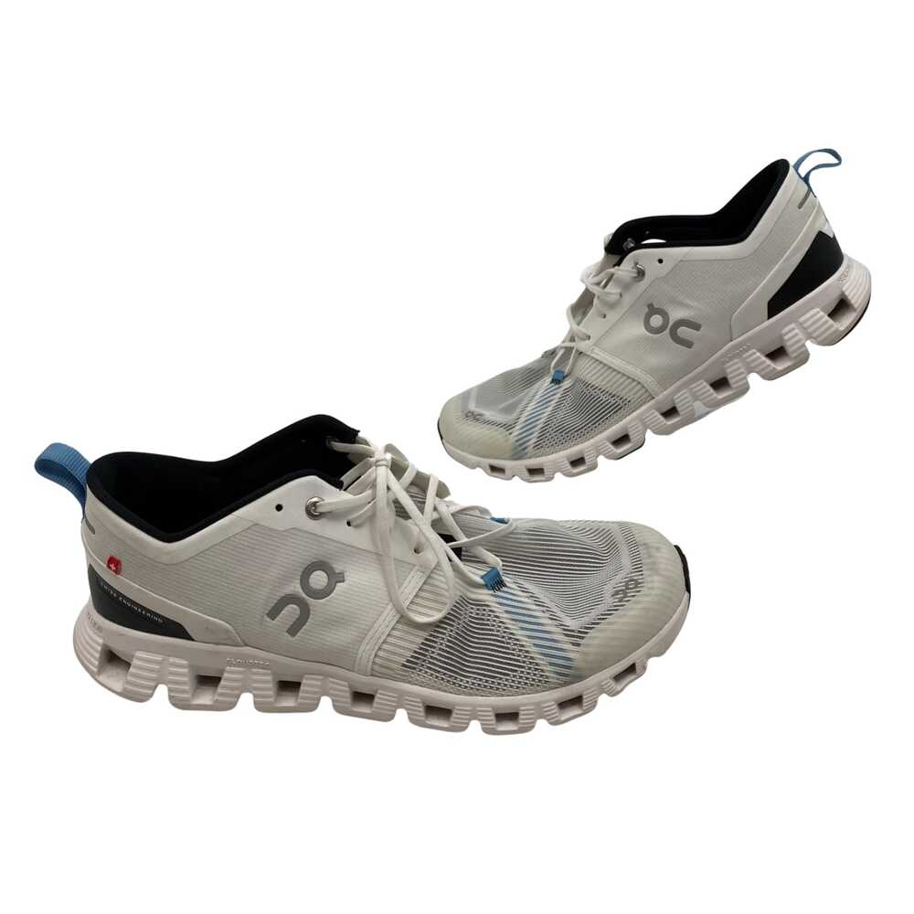 OnCloud White Classic Athletic Sneakers | Women’s Size 8.5